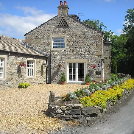 Green Grove Bed & Breakfast 4*