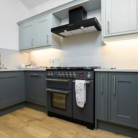 Bed & Breakfast Green Grove 4*