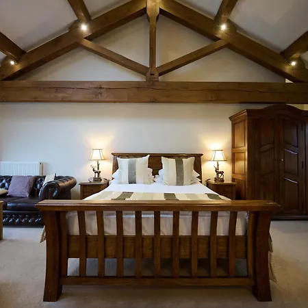 Green Grove Bed & Breakfast 4*