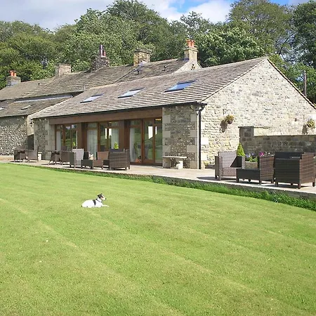 Grove Bed & Breakfast 4*